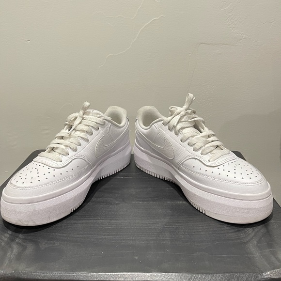 Women’s Nike Platform Air Force 1 - Picture 3 of 6